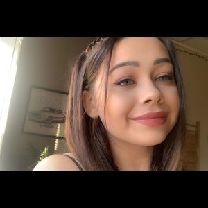 Meet your Posher, Lily